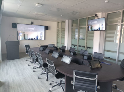 Зал телемедицины Воронежского областного онкодиспансера (группа компаний  «Умная территория» и «Аванд»). Россия, г. Воронеж