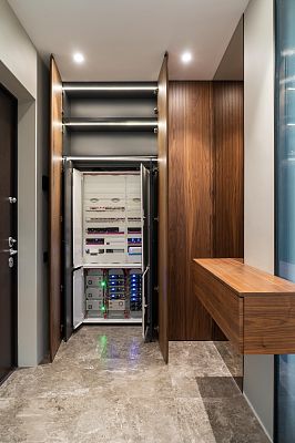  (Квартира в  ЖК “Петровский Квартал на воде”). Интерфейс управления